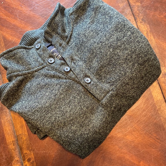 Van Heusen Men's Charcoal Turtleneck Sweater - Picture 3 of 4